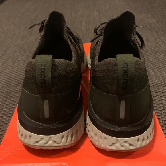Nike Epic React Flyknit (Olive) - Picture 4 of 6